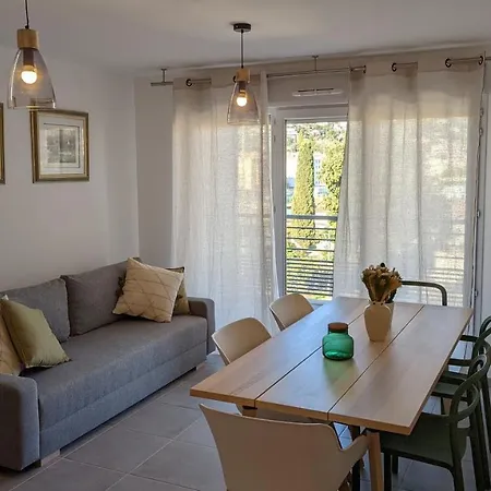 Superbe T2 En Avec Piscine Et Parking ואלאוריס