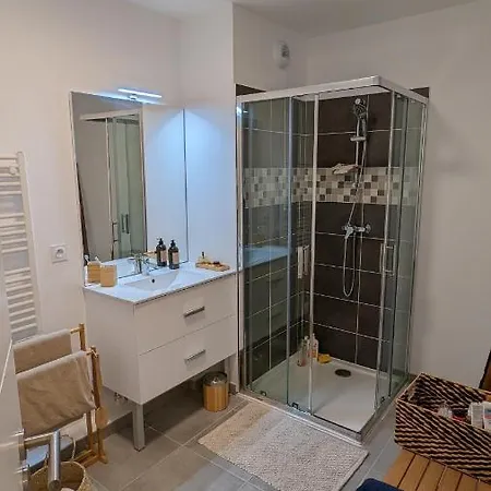 Superbe T2 En Avec Piscine Et Parking דירה *