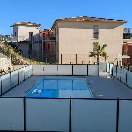 Superbe T2 En Avec Piscine Et Parking *